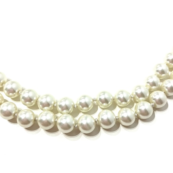 Vintage Hand Knotted Faux Glass Pearls Necklace - Picture 3 of 4